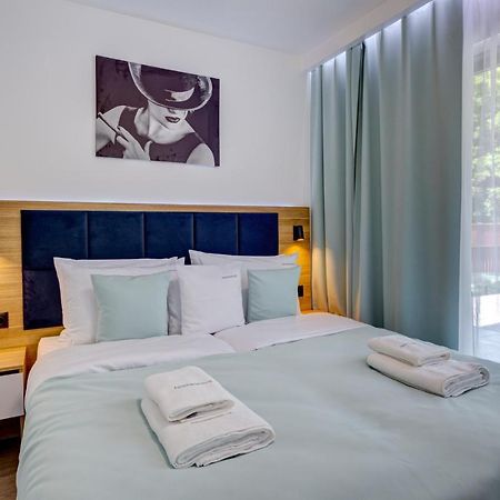 Apartamenty 111 ポビエロボ エクステリア 写真