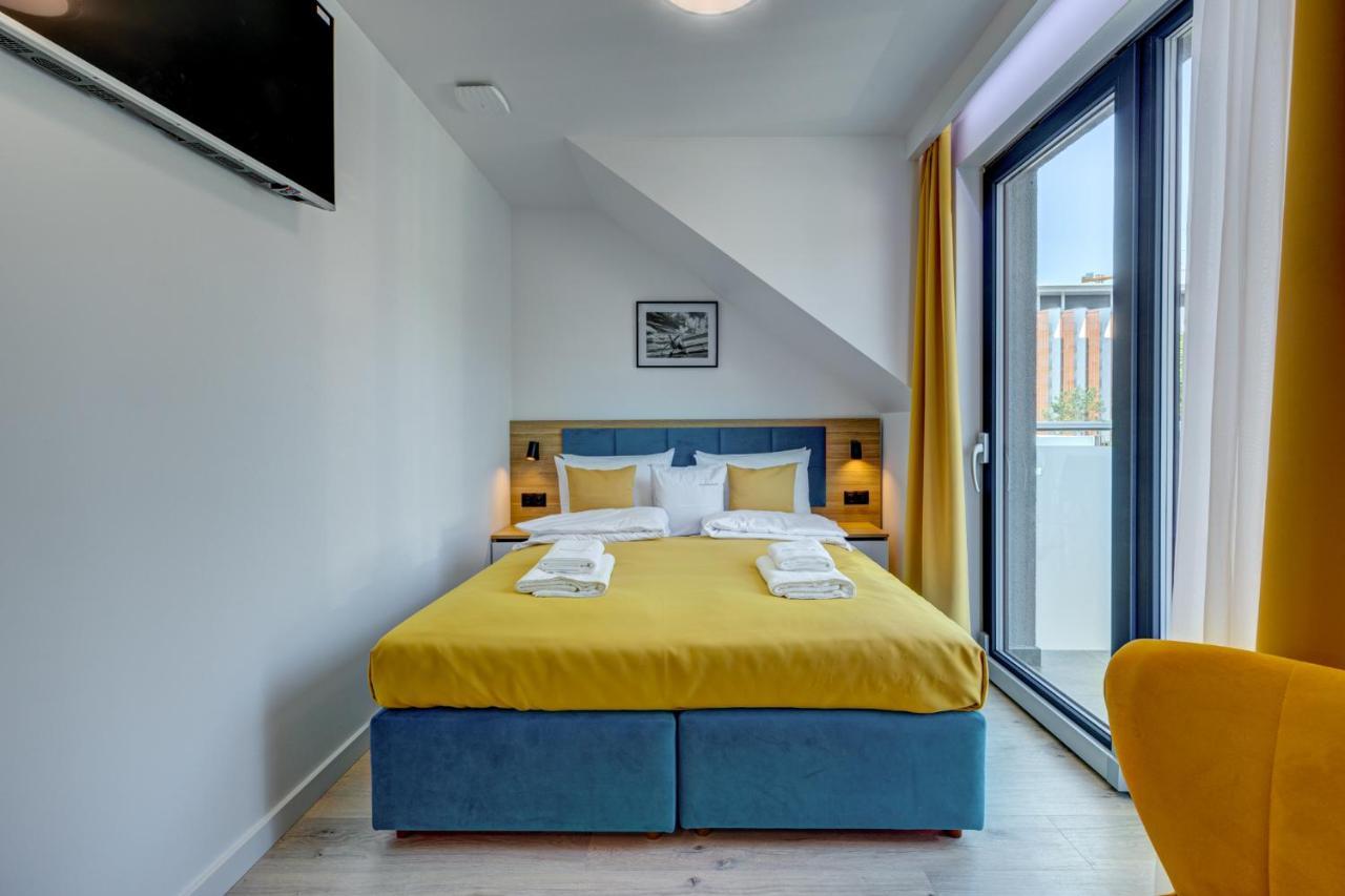 Apartamenty 111 ポビエロボ エクステリア 写真