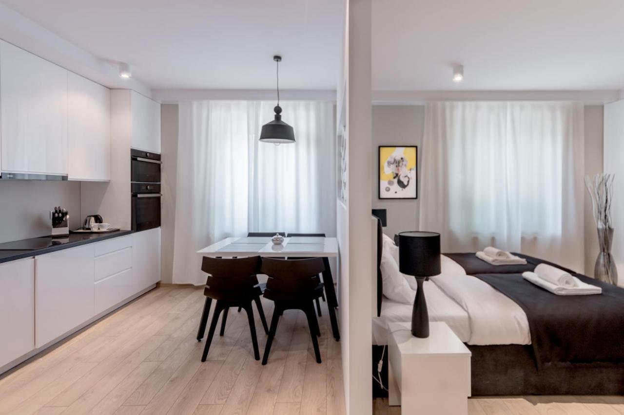 Apartamenty 111 ポビエロボ エクステリア 写真